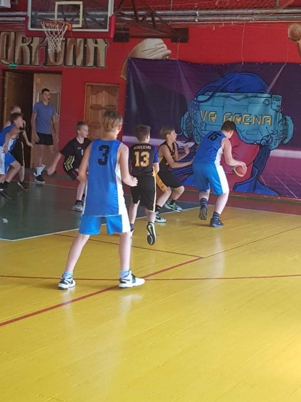 Sporto centro auklėtiniai dalyvavo draugiškose krepšinio varžybose